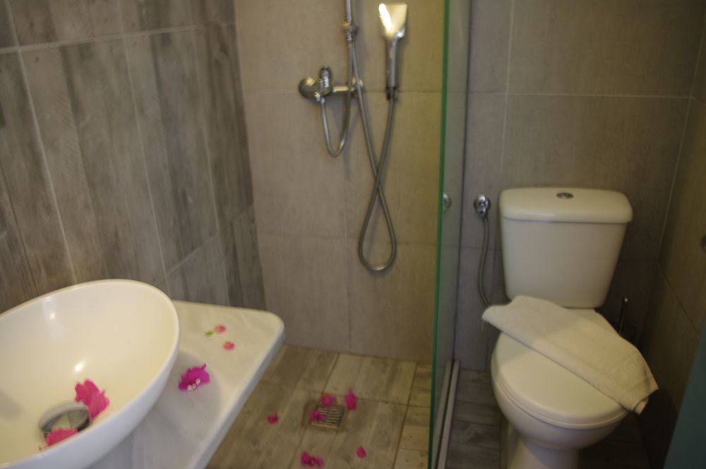 Iris Boutique Hotel Kamári Eksteriør billede