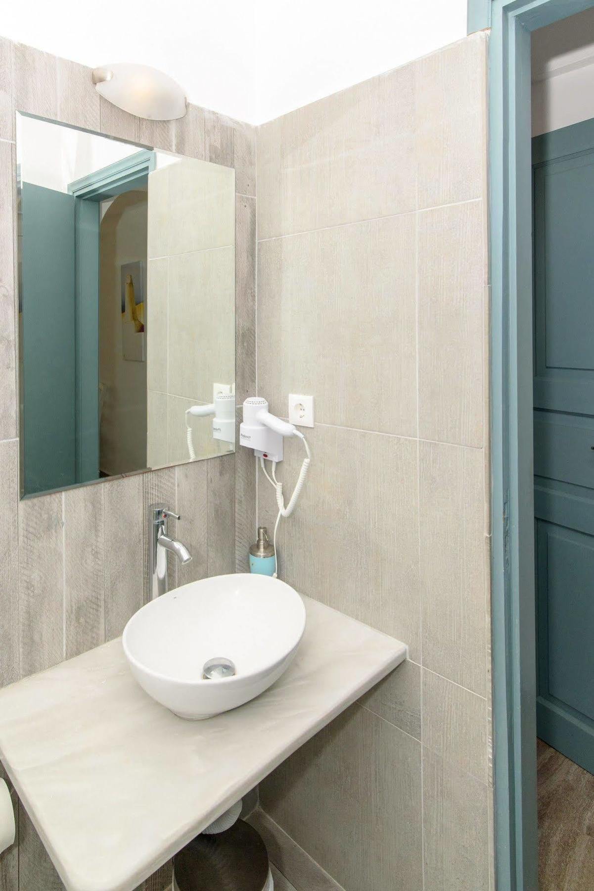 Iris Boutique Hotel Kamári Eksteriør billede